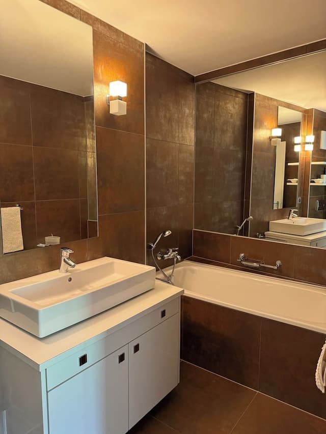 Classic Apartment, 2 Bedrooms, Balcony