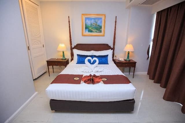 SUITE TWO BEDROOMS