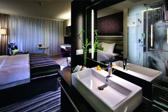 Premium Room, 1 Queen Bed