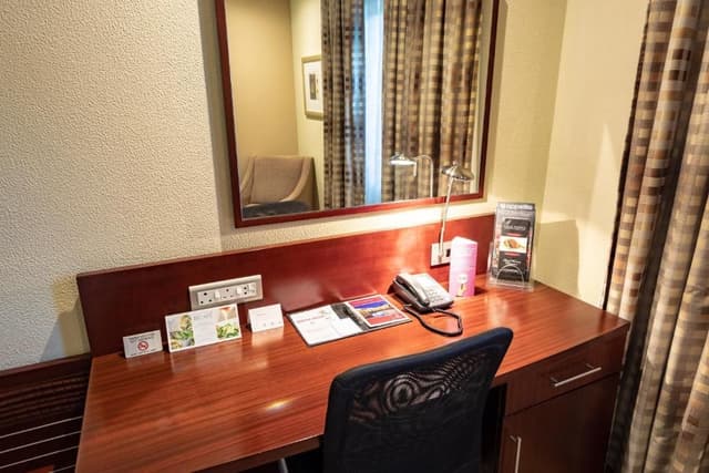 Twin Room - Non-Smoking