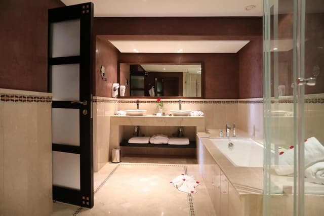 Premium Room, King Size Bed, Garden View