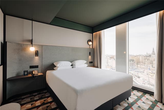 ONE BEDROOM SUITE WITH CITY VIEW