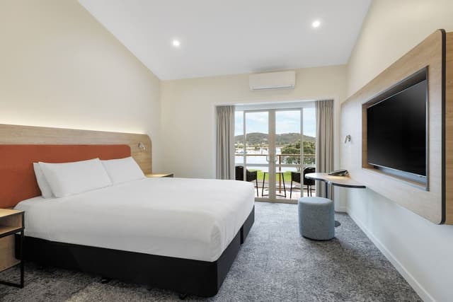 Superior Harbourview 1 King