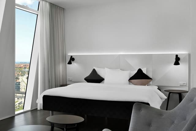 Premium Room, 1 Queen Bed, Corner