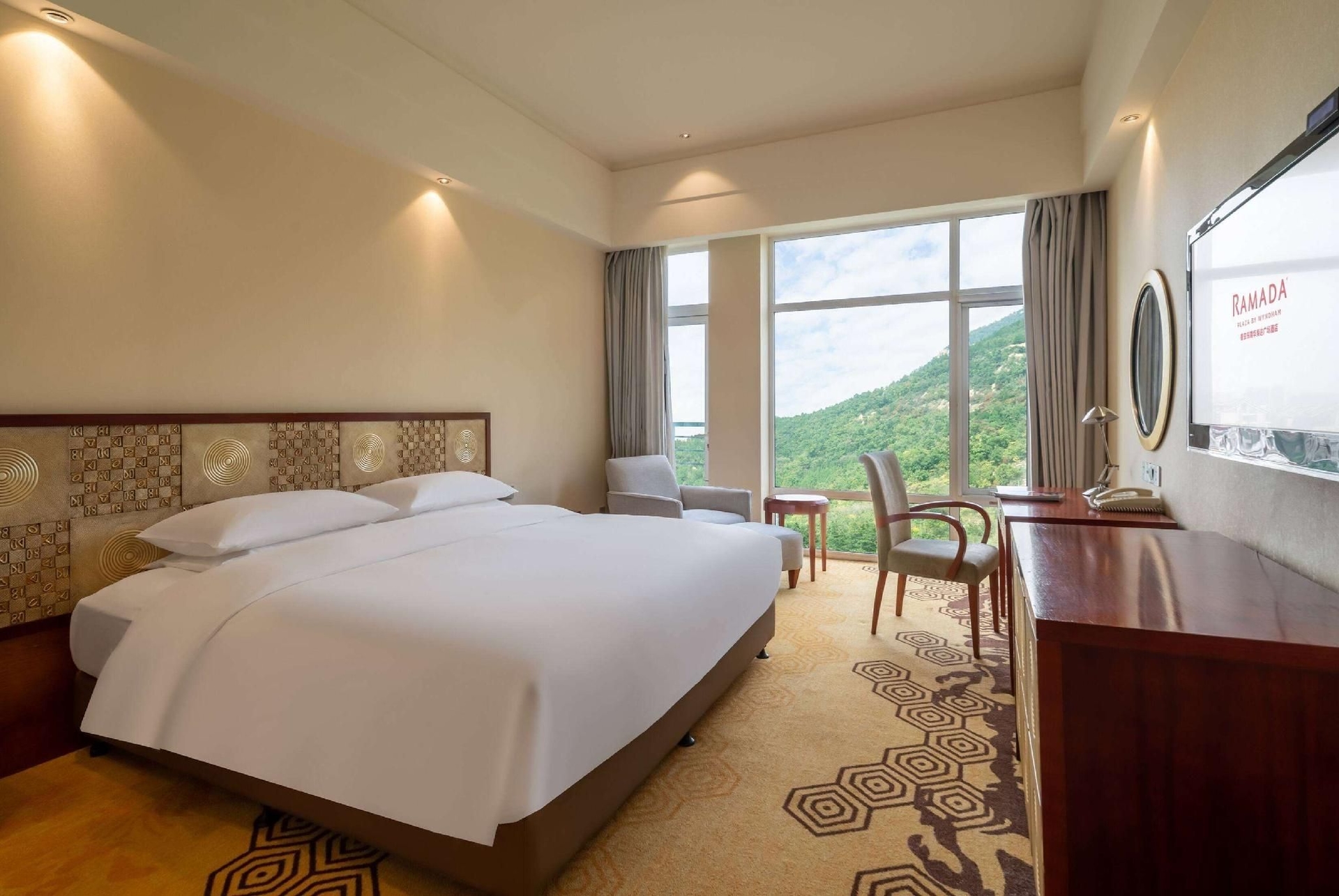 Ramada Plaza by Wyndham Taian1