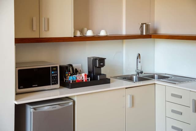 KING LOFT SUITE WITH KITCHENETTE