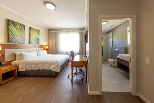 QUEEN DELUXE ROOM