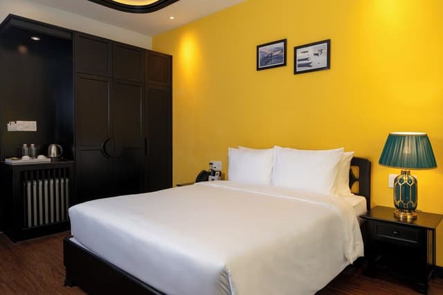 Superior Room, 1 Queen Bed, Garden View