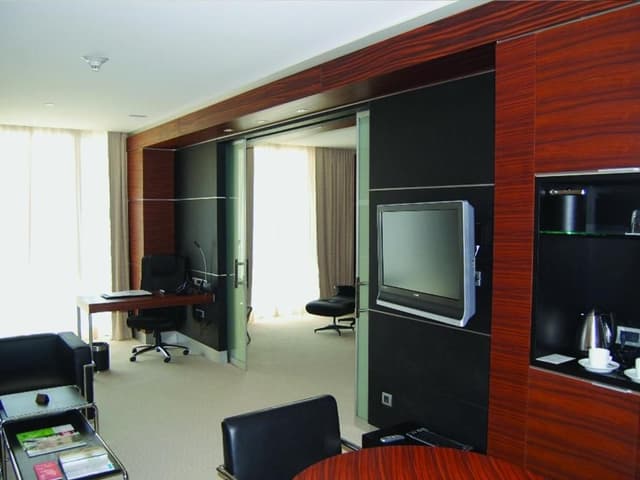 Business Suite with Garden view