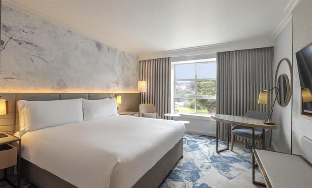 KING DELUXE ROOM