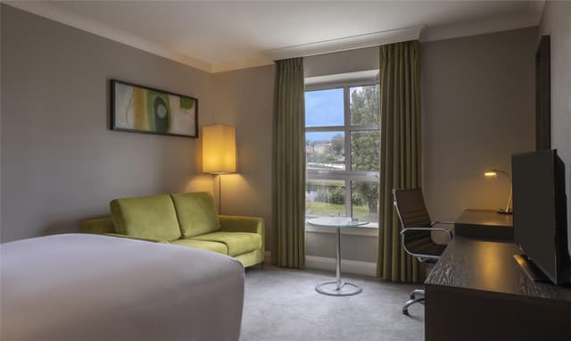 QUEEN STANDARD ROOM SOFA BED CANAL VIEW