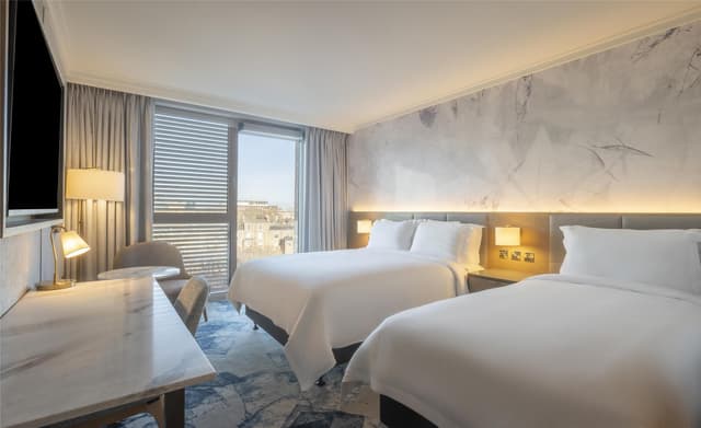 TRIPLE DELUXE ROOM