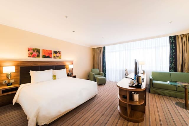 KING JUNIOR SUITE
