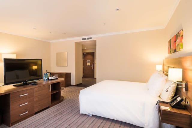 KING JUNIOR SUITE