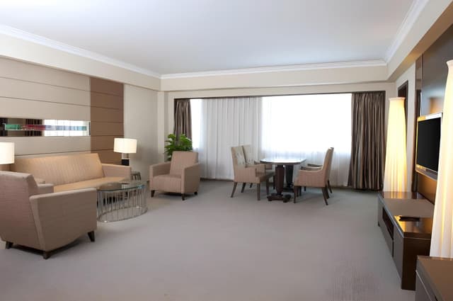 Deluxe Suite