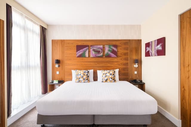 Premium Room, 1 King Bed