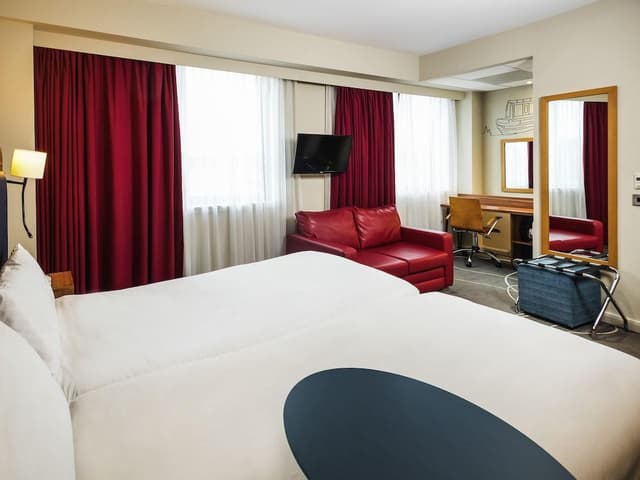 Room, 2 Twin Beds (The Duet)