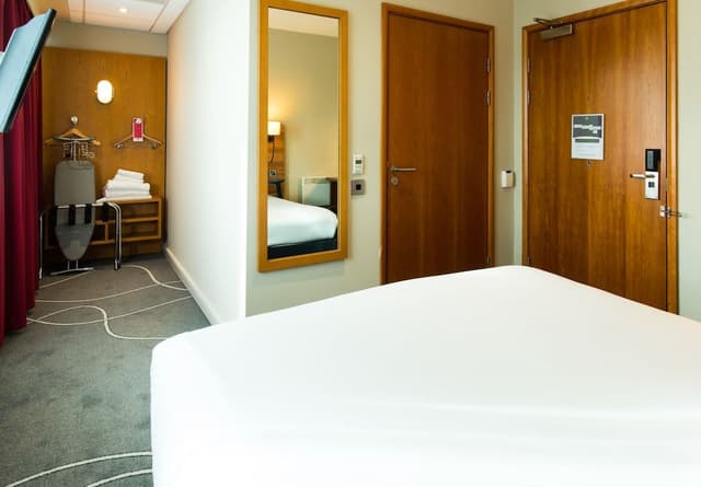 Room, 1 Double Bed (The Queen)