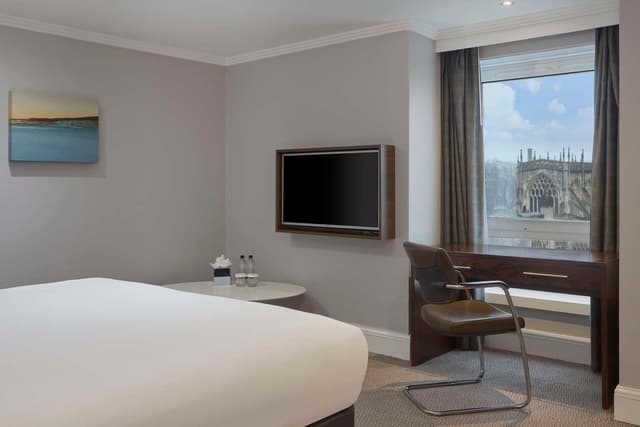 KING DELUXE ROOM