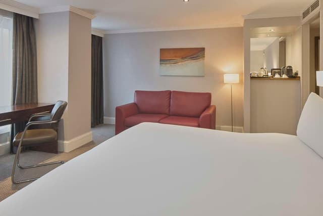 KING DELUXE ROOM