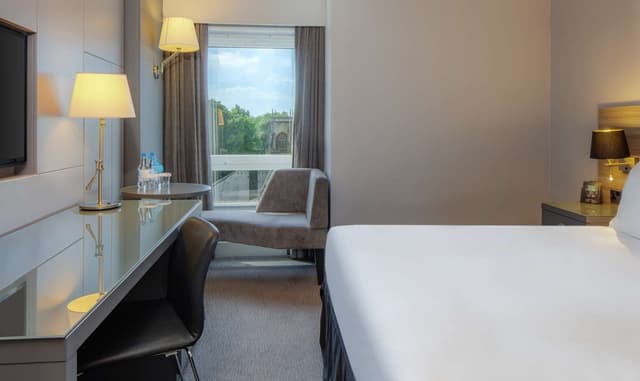 QUEEN GUEST ROOM