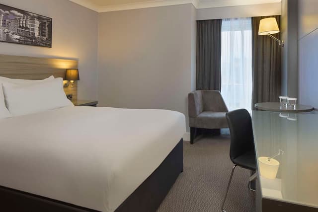 QUEEN GUEST ROOM