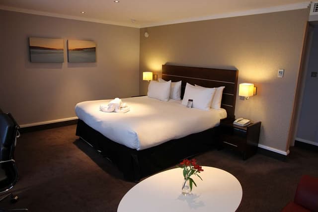 KING DELUXE ROOM