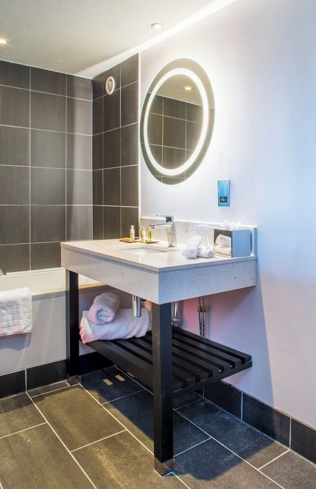 Deluxe, Two Single Beds