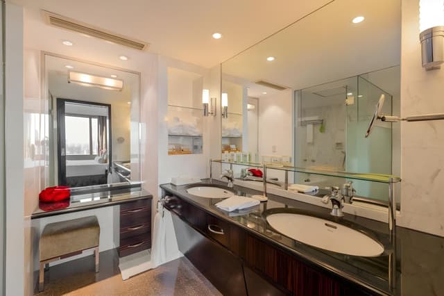 Superior Suite