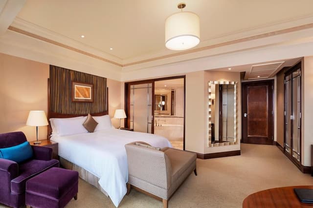 Deluxe Room, 1 King Bed