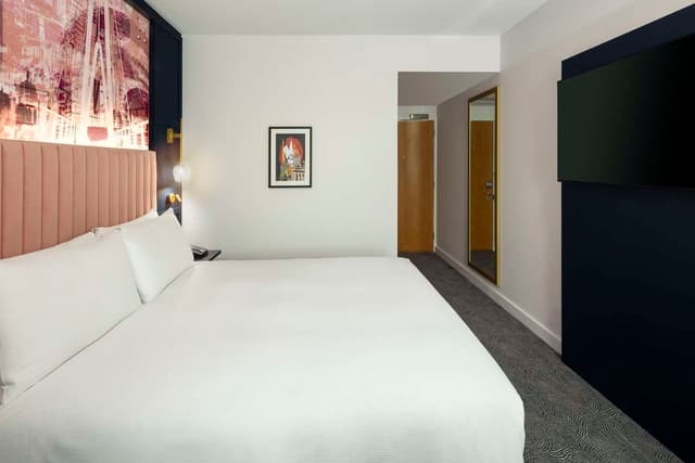 QUEEN GUEST ROOM