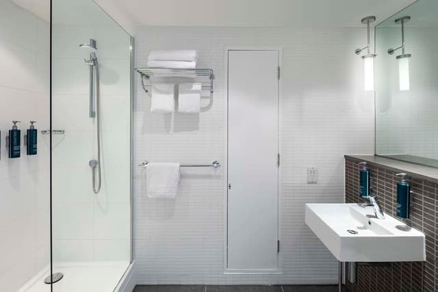KING JUNIOR SUITE