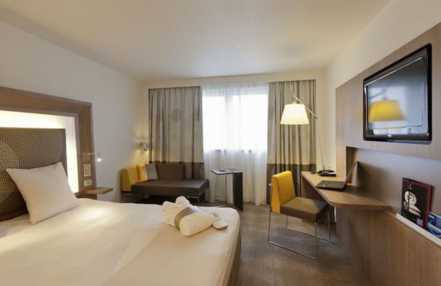 Executive Room, 1 Queen Bed with Sofa bed