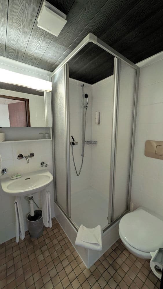 Basic Twin Room, 2 Twin Beds