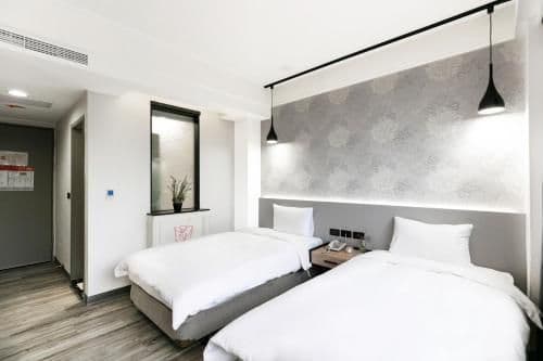 Twin Room - Parking Excluded, Check-In After 3:00 PM