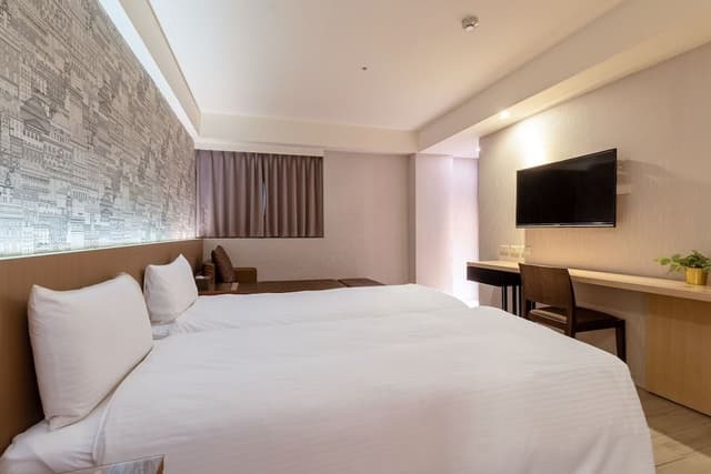 Standard Twin Room, No Windows
