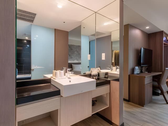 Deluxe Suite