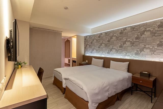 Standard Twin Room, No Windows