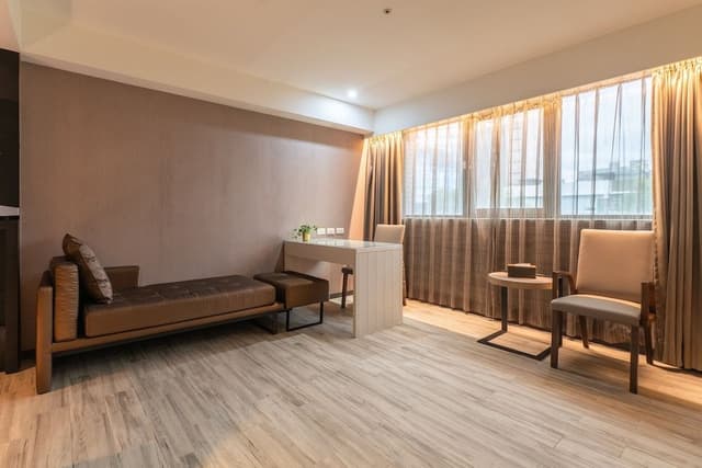 Deluxe Suite