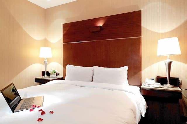 Standard Room, 1 King Bed