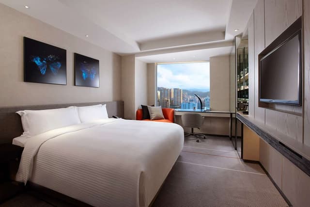 TWIN DELUXE ROOM