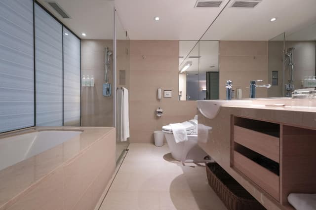 Cozzi King Room