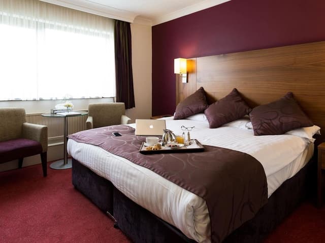 Standard Room, 1 King Bed