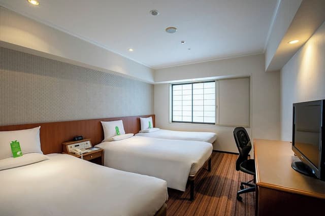 Superior Twin Room (2 Single Beds and 1 Extra Bed), Non Smoking