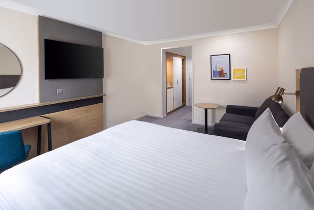 Premium Room, 1 Queen Bed with Sofa bed (Minibar)