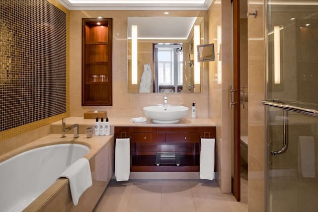 KING ONE BEDROOM SUITE WITH BALCONY