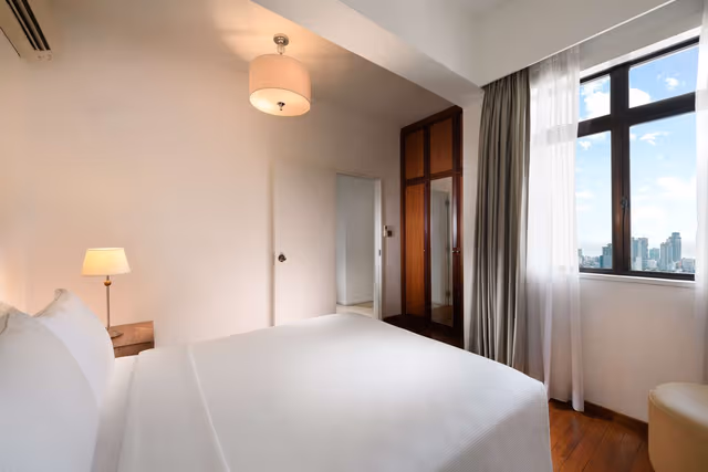 3 BEDROOM BUSINESS SUITE