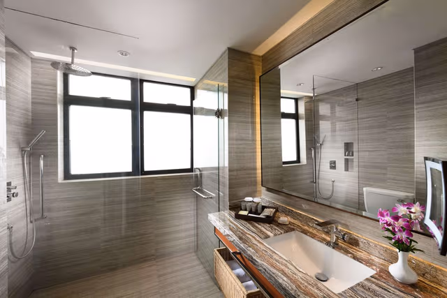 3 BEDROOM PREMIUM SUITE