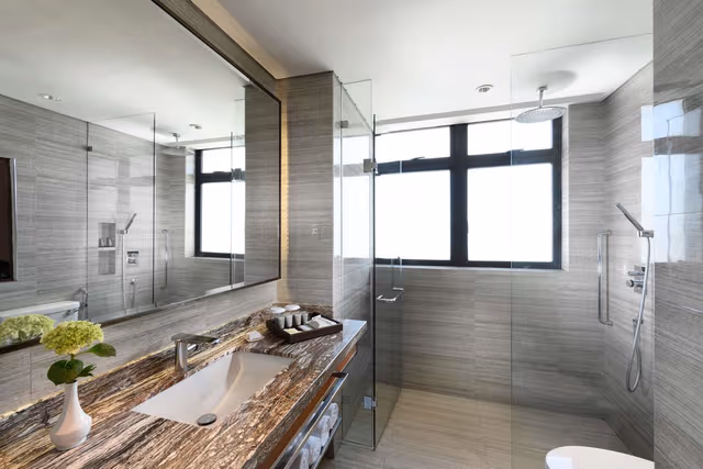 3 BEDROOM BUSINESS SUITE