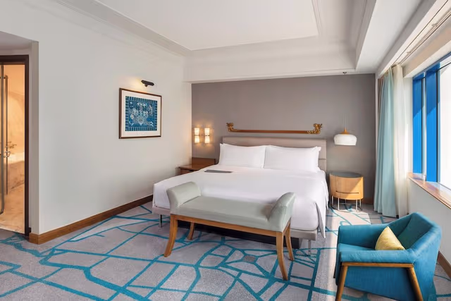1 King Bed, Club Lounge Access, Terrace, Executive Suite